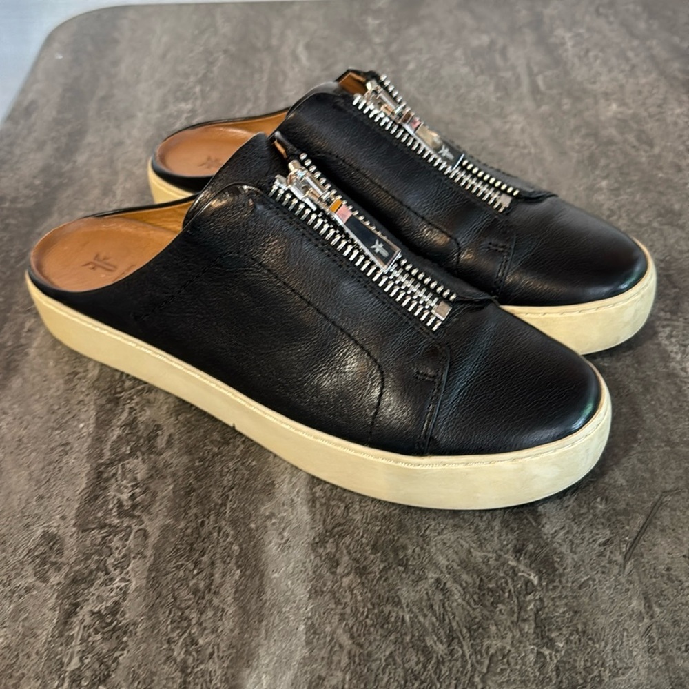 Frye Women's Lena Zip Mule Black Sneakers Flat 9.5 M - Picture 1 of 6